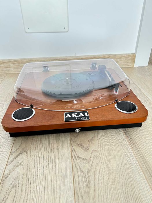 Pick-up AKAI , MODEL - ATT-11BTN