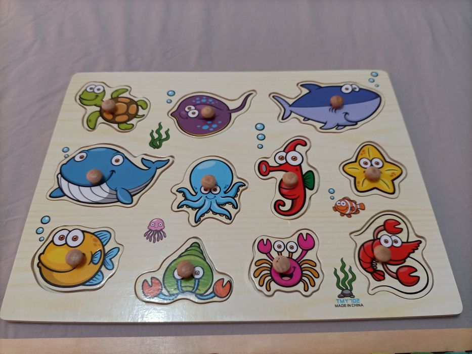 Дървени пъзели+дървена ябълка с магнитни червейчета