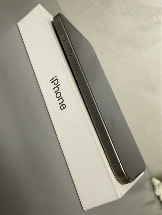 Apple Iphone 15 Pro Max 256MB