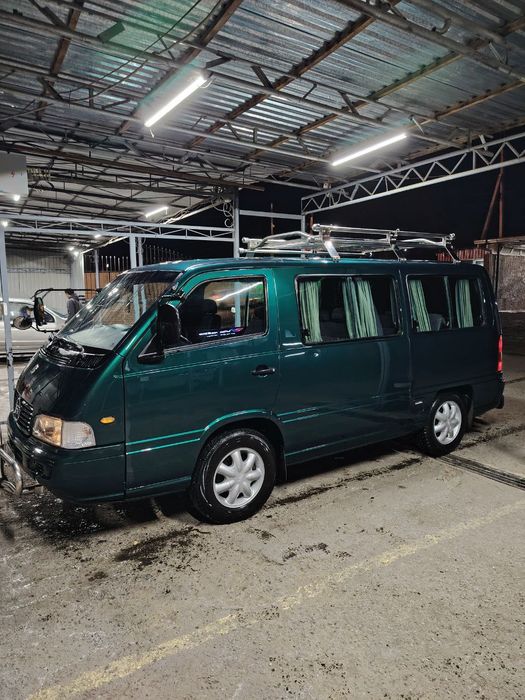 Istana sotiladi 2003 radnoy 50.000 km yurgan