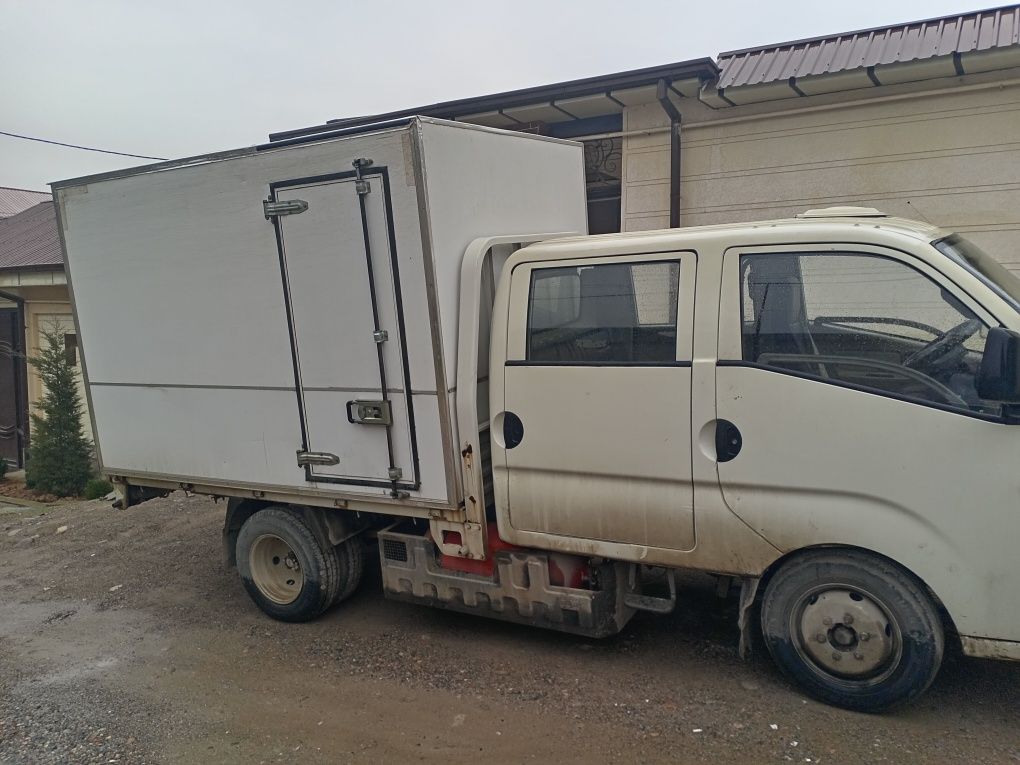 Foton sotiladi, 2 ta kabi ali, 5 kishi ketadi.