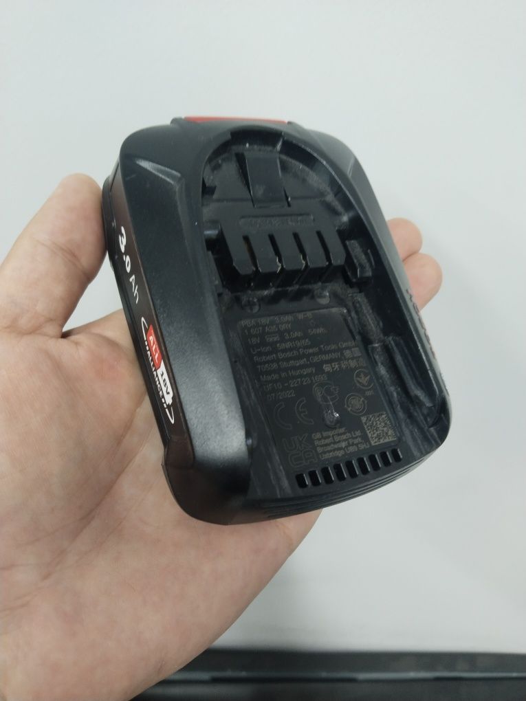 Аккумулятор Бош Bosch PBA 18V,3.0Ah