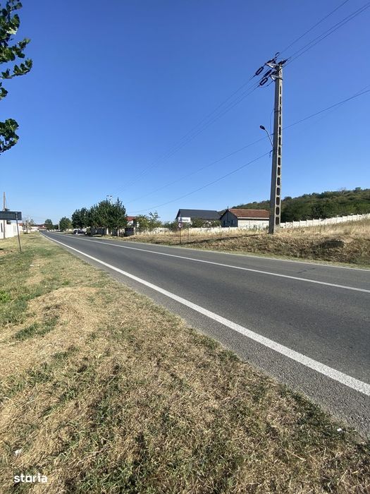 Teren intravilan Breasta strada principală utilitati