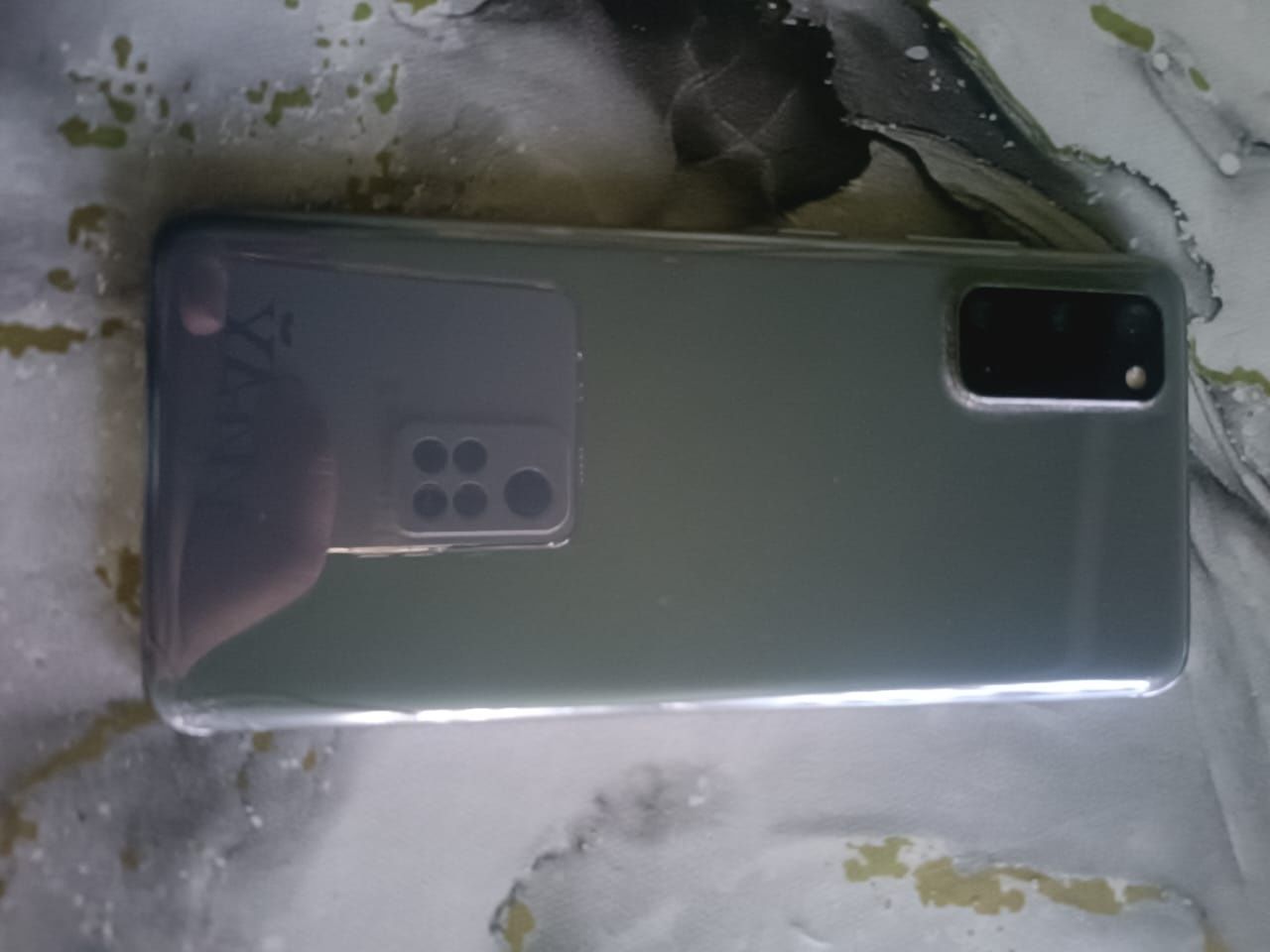 Продам Samsung s20