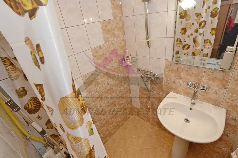 Дава се под наем Четиристаен апартамент в Варна, Цветен квартал - 102 кв.м за 614 € - Снимка #5