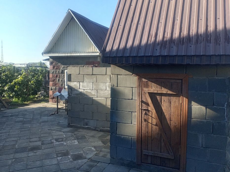 Продам благоустроенный дом в городе Семей.