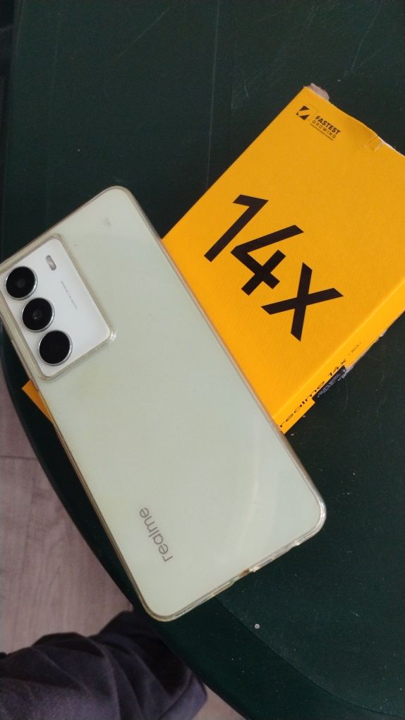 Продавам realme 14x 5G