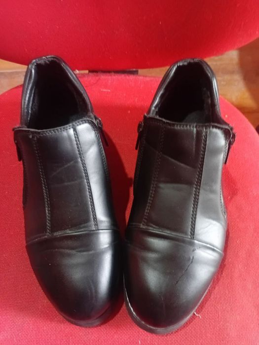 Зимняя обувь мужская раз 42.новай.утеплённый внутри мех искусственный.