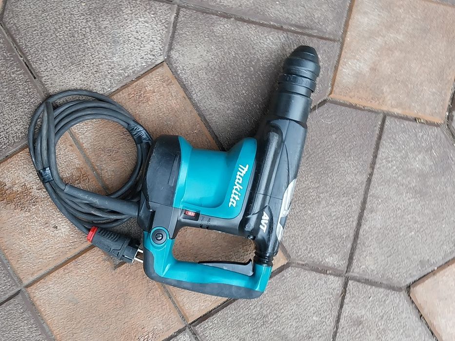Rotopercutor  MAKITA HR  3210 FCT