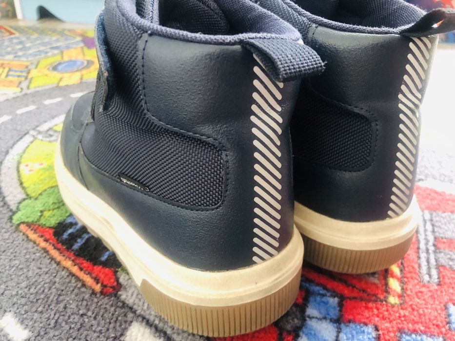 Боти HM за момче