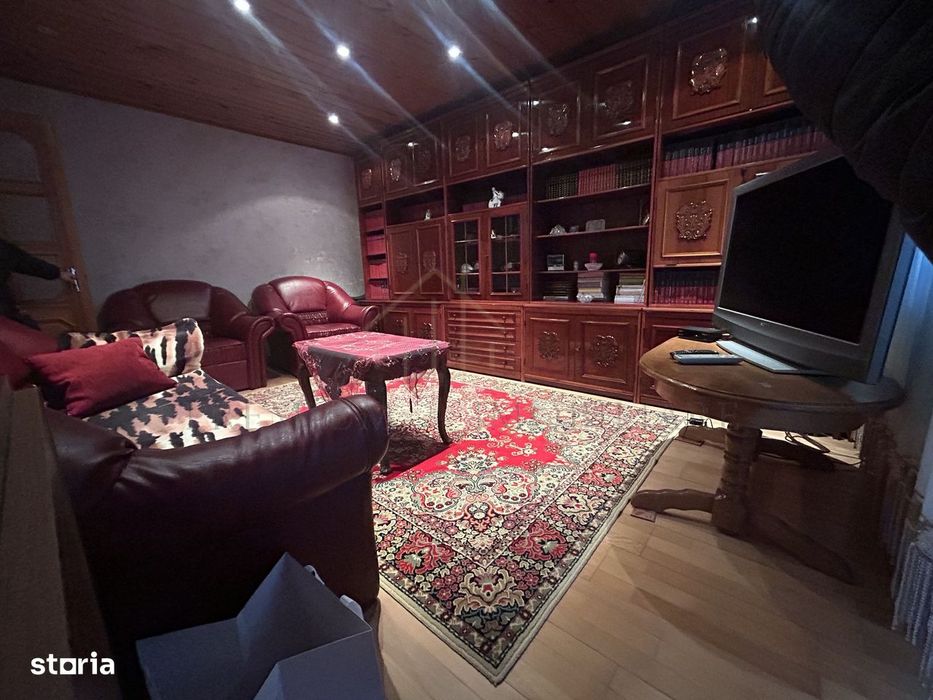 Apartament 3 camere zona de jos