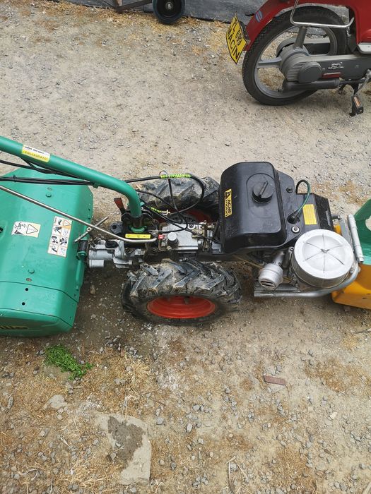 De vânzare motocultor.