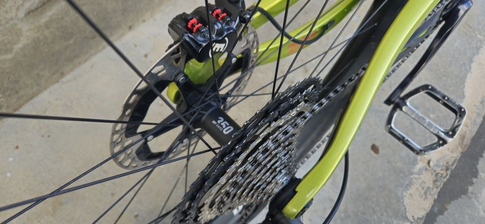 2024 Pivot Switchblade 29" 160/150 Custom