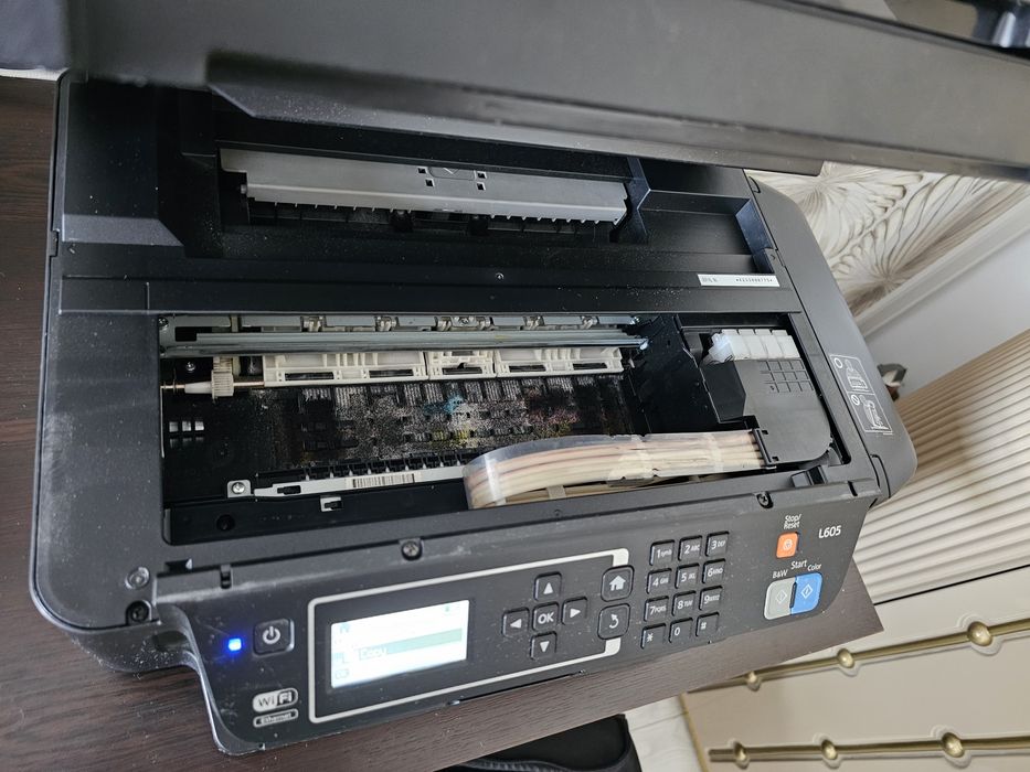 Imprimanta Epson L605 (necesita curatare cap de imprimare)