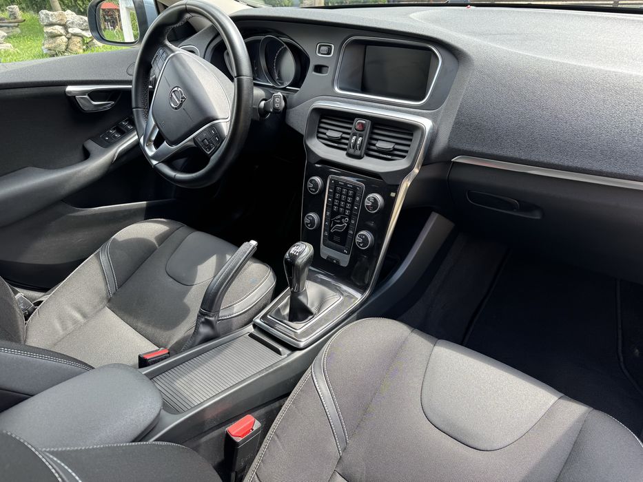 Volvo V40 D2 2017 / full led / Sirocol / Webasto
