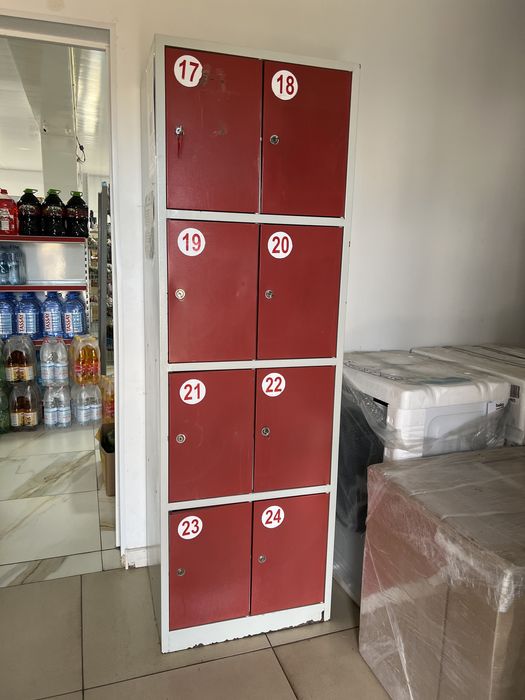 Железный ящик для вещей