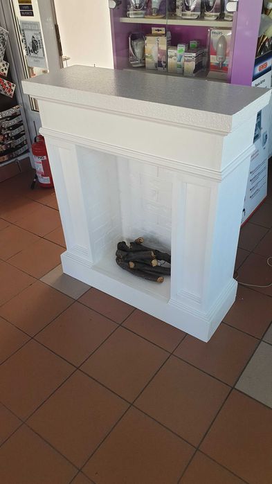 Semineu decorativ