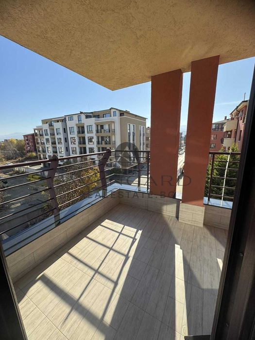 Продава се Четиристаен апартамент в Пловдив, Остромила - 179 кв.м за 1653 €/кв.м - Снимка #17