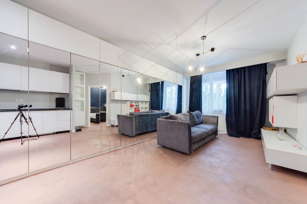 Vand dulapuri cu usi oscilante H 40 cm, A 60 cm , L 100, 150 , 70 cm