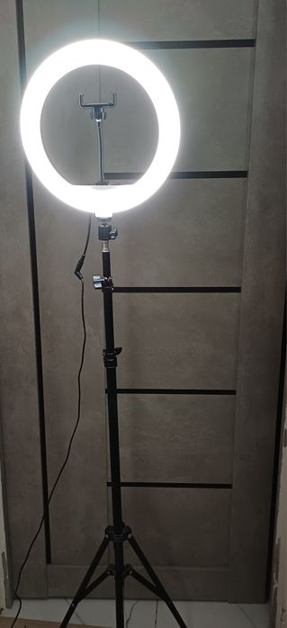 продам кольцевую лампу