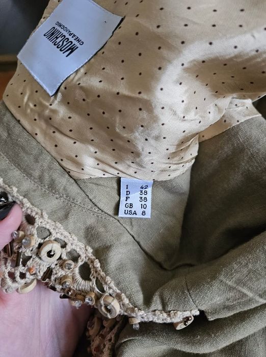 Лимитирано сако на Moschino