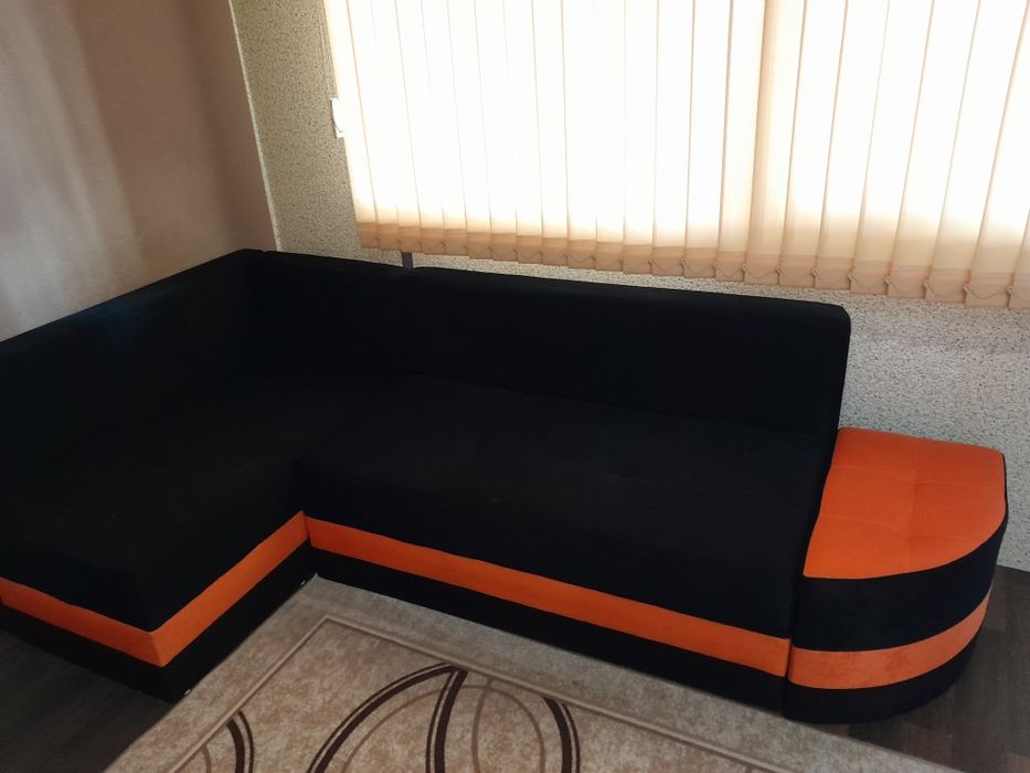 Продавам ъглов диван