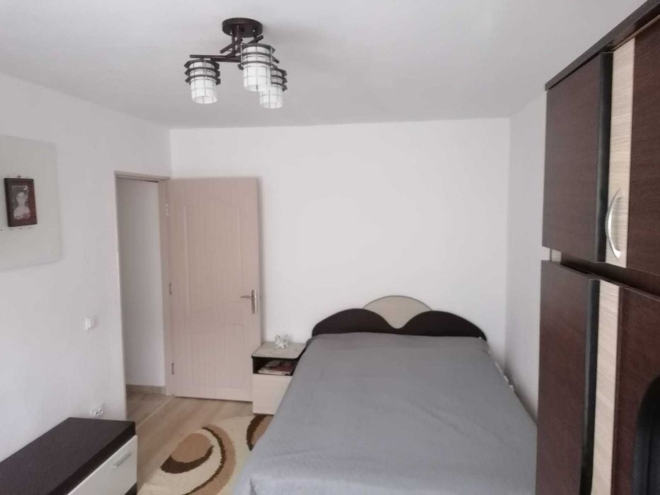 Apartament 3 camere, Decomandat ,Micro 4 ,Etaj 2