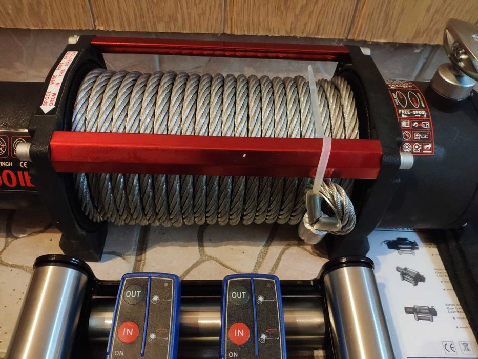 Troliu 12V 13500LBS AUTO / PLATFORMA 12V (6.2T) + 2 Telecomenzi NOU