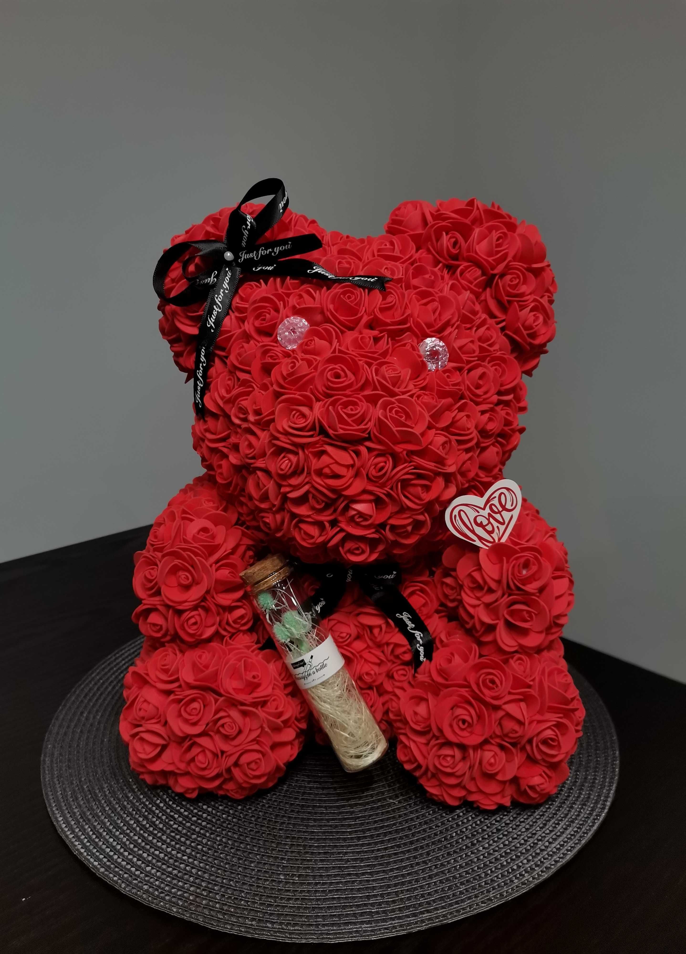 Ursuleț / Aranjament din trandafiri de spumă