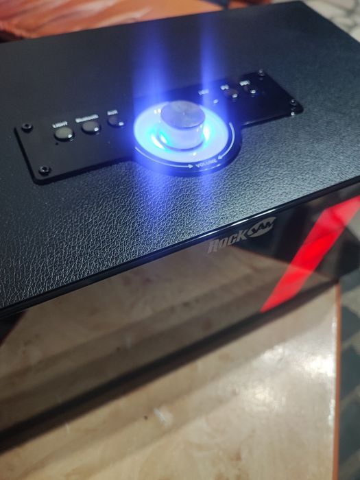 Boxă cu jocuri de lumini