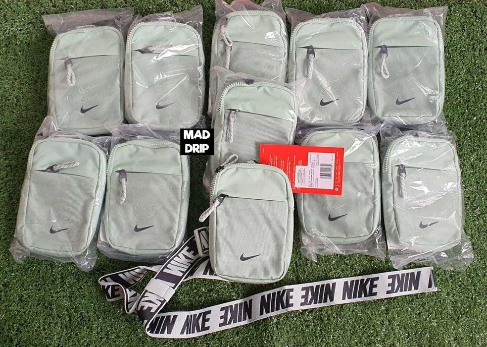 Nike Shoulder Bag | Чантичка за през рамо