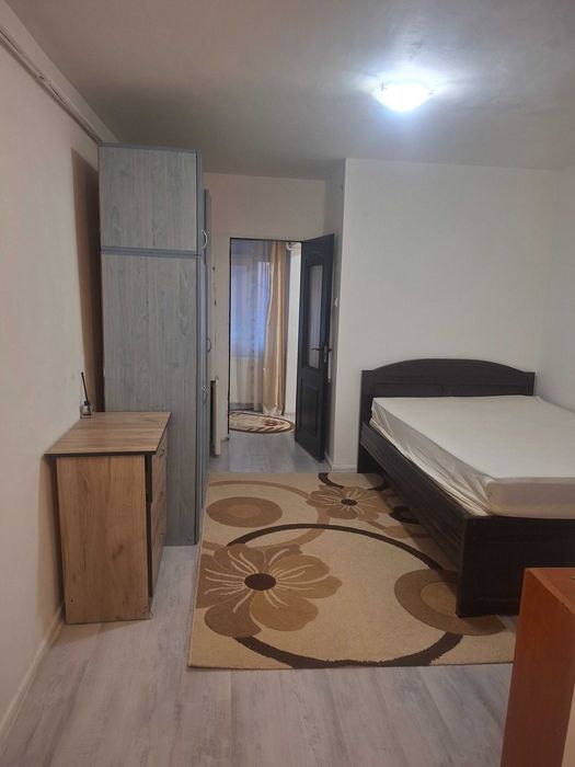 Inchiriez garsoniera