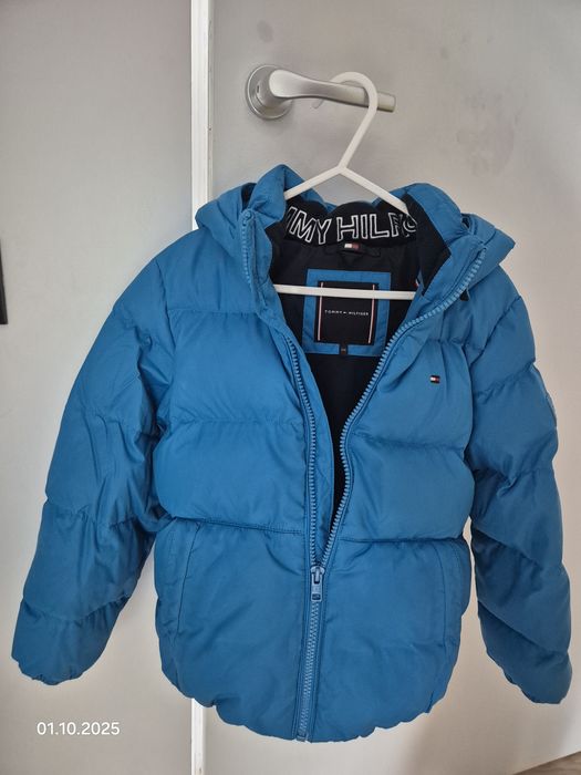 Vând geaca de puf Tommy Hilfiger mărimea 116 in stare foarte buna