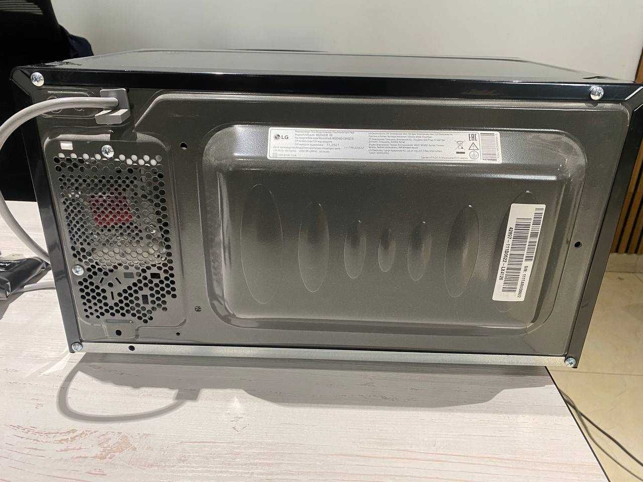 Микроволновая Печь LG MS2042DB