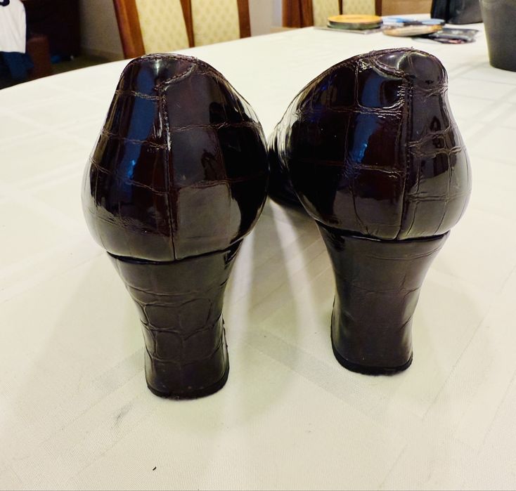 Pamtofi fama Liz Clairborne, piele naturala