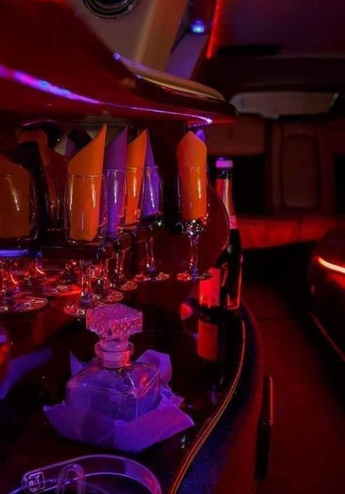 Vând Limuzina Town Car