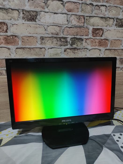 Монитор Philips 18.5"