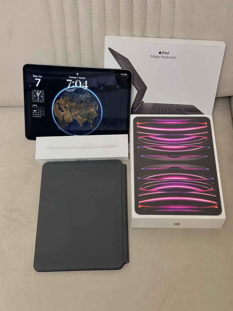 iPad Pro 11, Magic Keyboard, Apple pencil