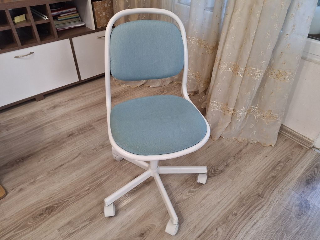Детски стол за бюро