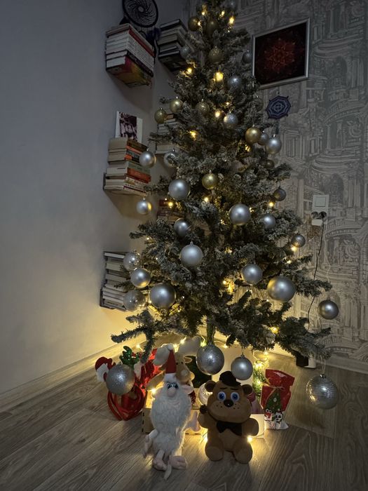 Новогодняя елка, с эффектом снега