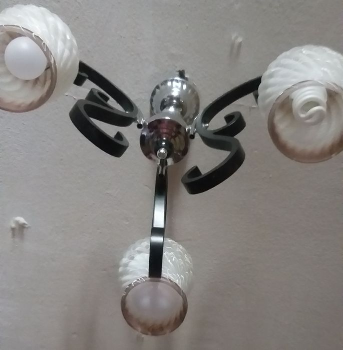 Люстра б/у 100тыс без торга