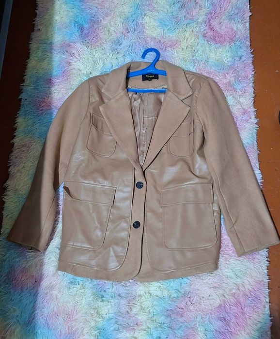 Продаётся новое пальто-пиджак