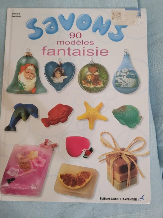 Vând carte DIY Săpunuri fantezie