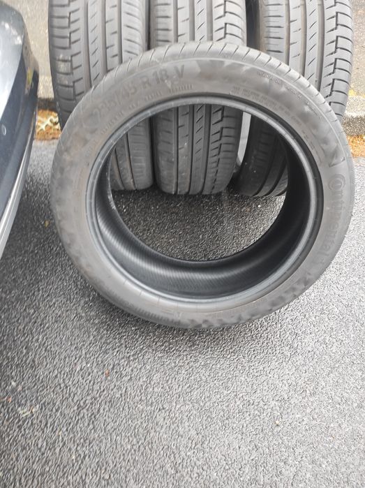 235/45/18 Continental