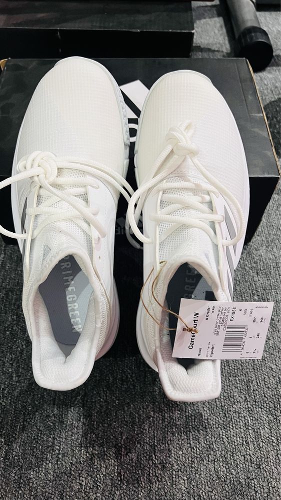 Adidas спортни маратонки-нови