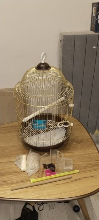 Клетка практически новая