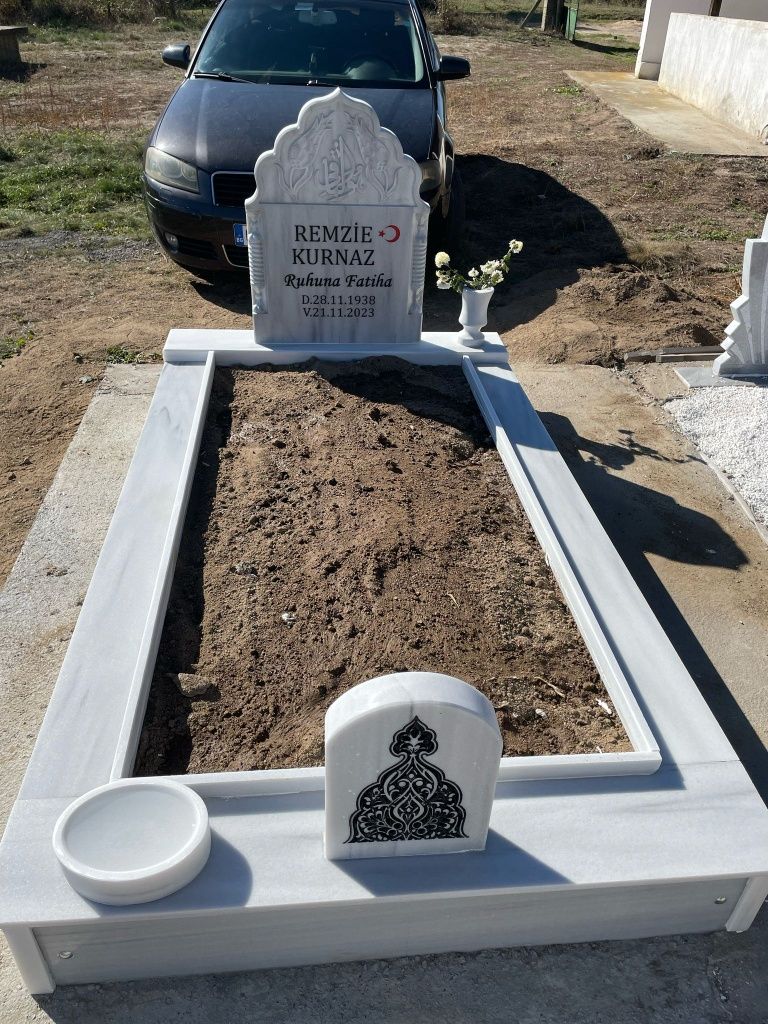 Изработка на паметници от мрамор