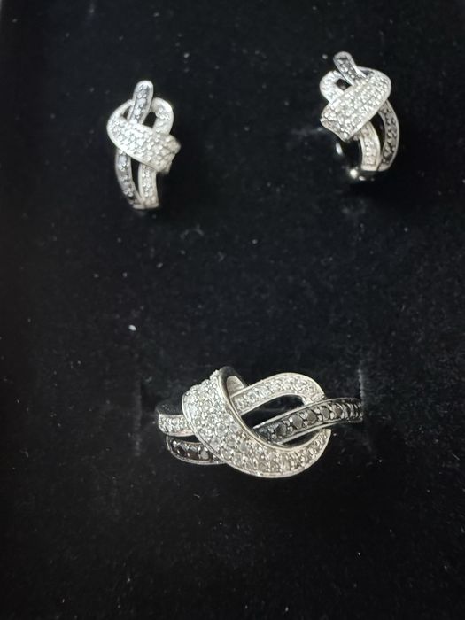 Золотой комплект с бриллиантами