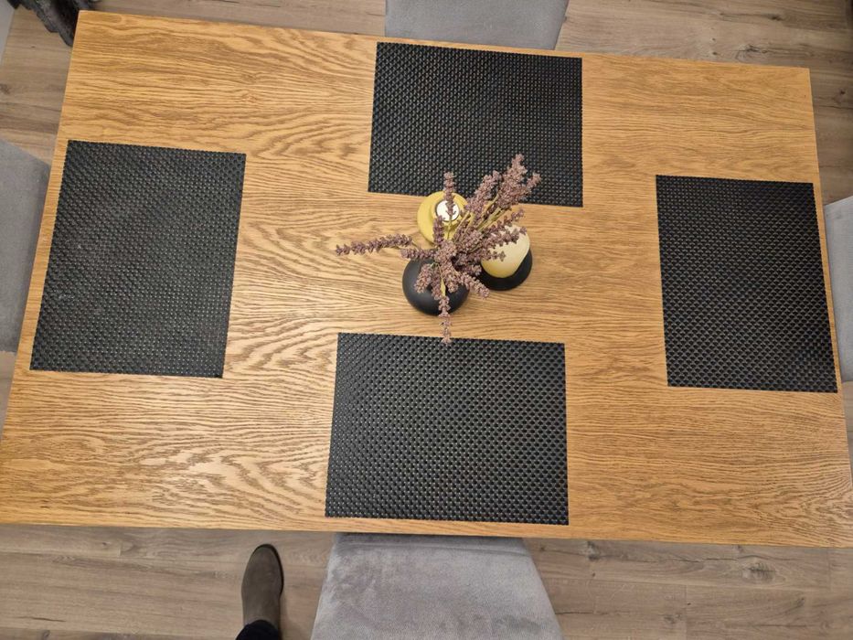 Трапезна маса с 4 трапезни стола