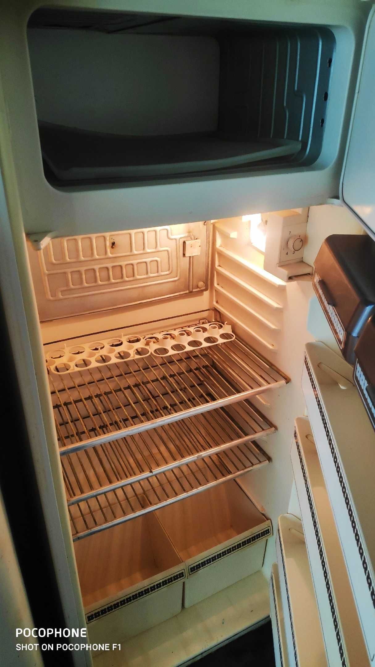 Холодильник  Бирюса